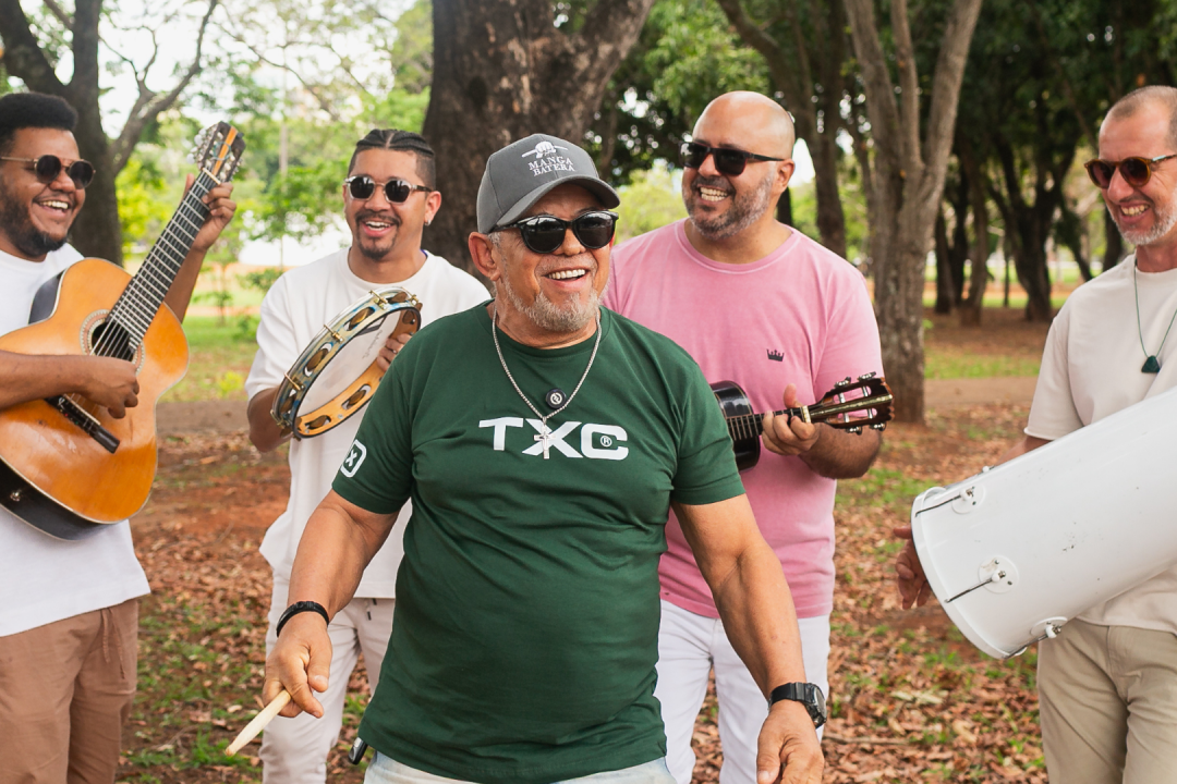 Grupo Vai que é samba + transmissão dos jogos da copa